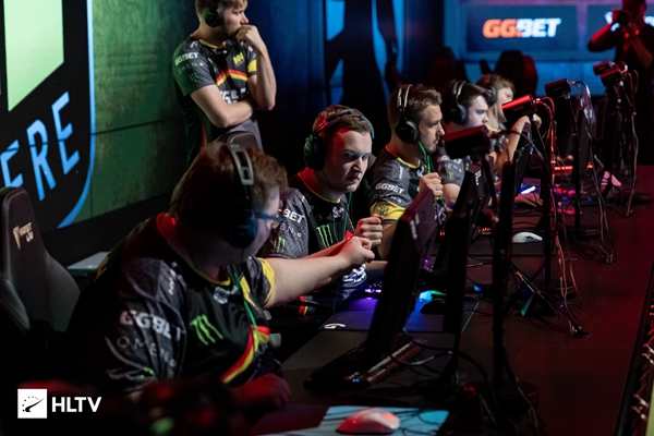 的8次助攻 的8次助攻